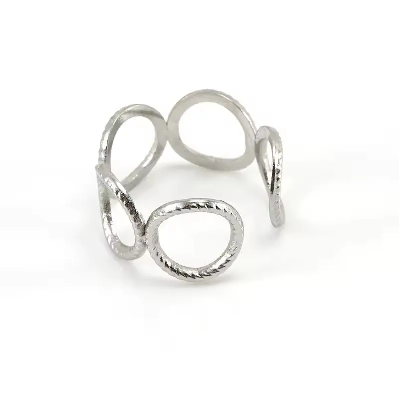 Titanium steel interlocking one-size ring for women, 18K stainless steel personalized movable adjustable ring fashion jewelry