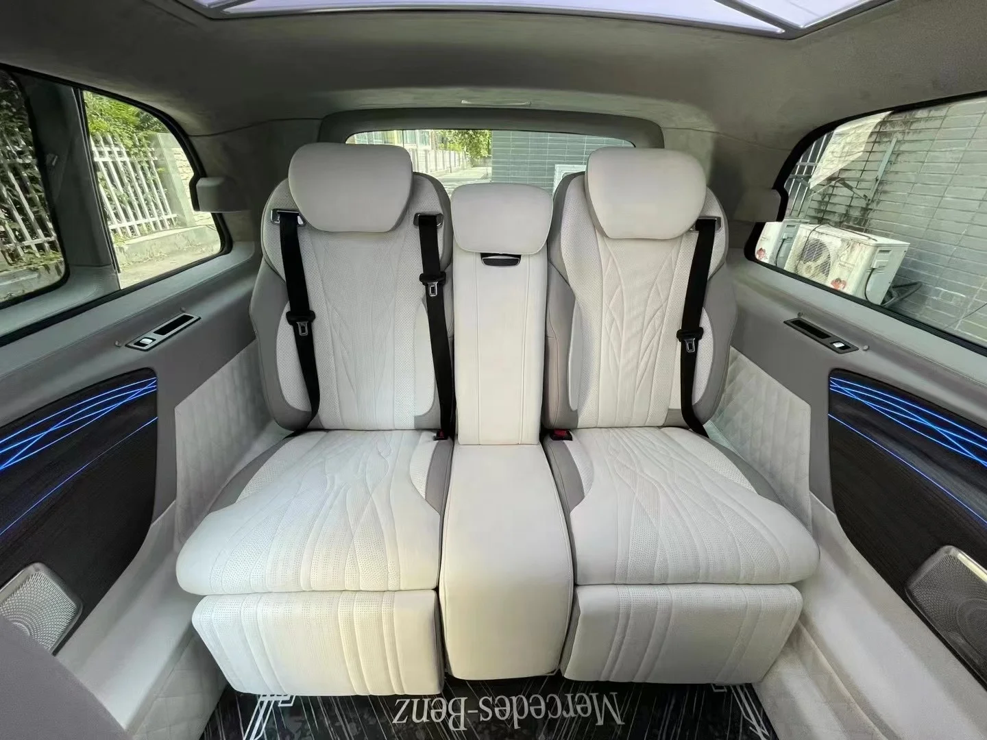 New Poseidon Customized Luxury Aero Seat For Mercedes Benz Vito Metris V-Class Caravan VIP Seat Bench Seat