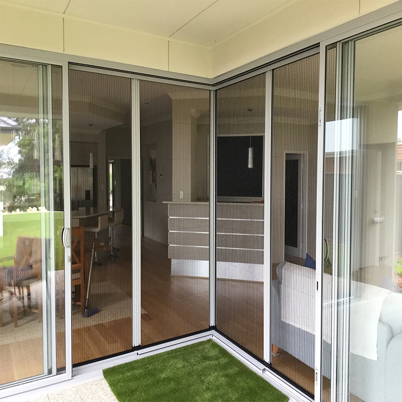 
Pleated trackless screen door 