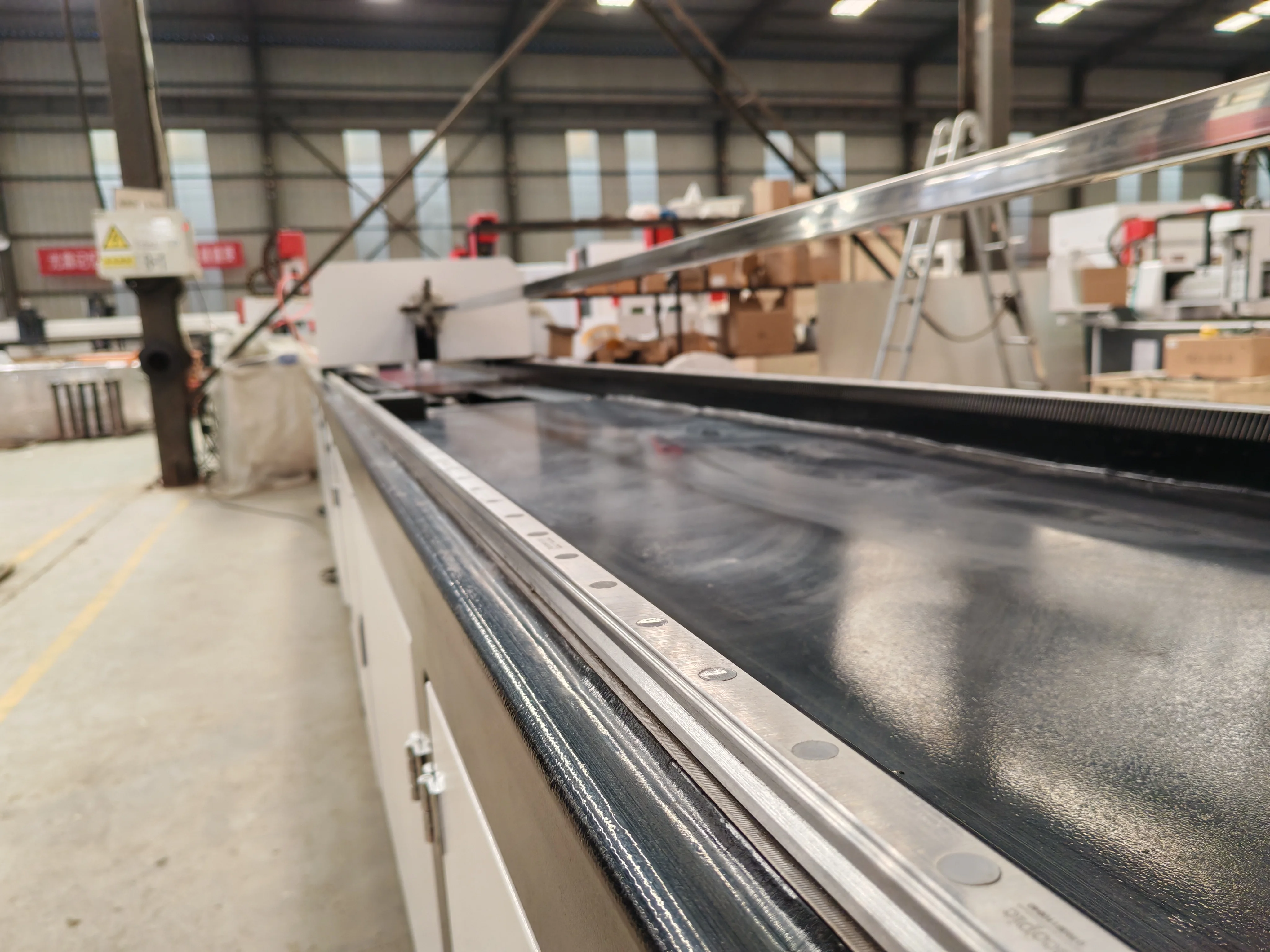 GJ-3015 steel guide rail  fiber laser cutting machine