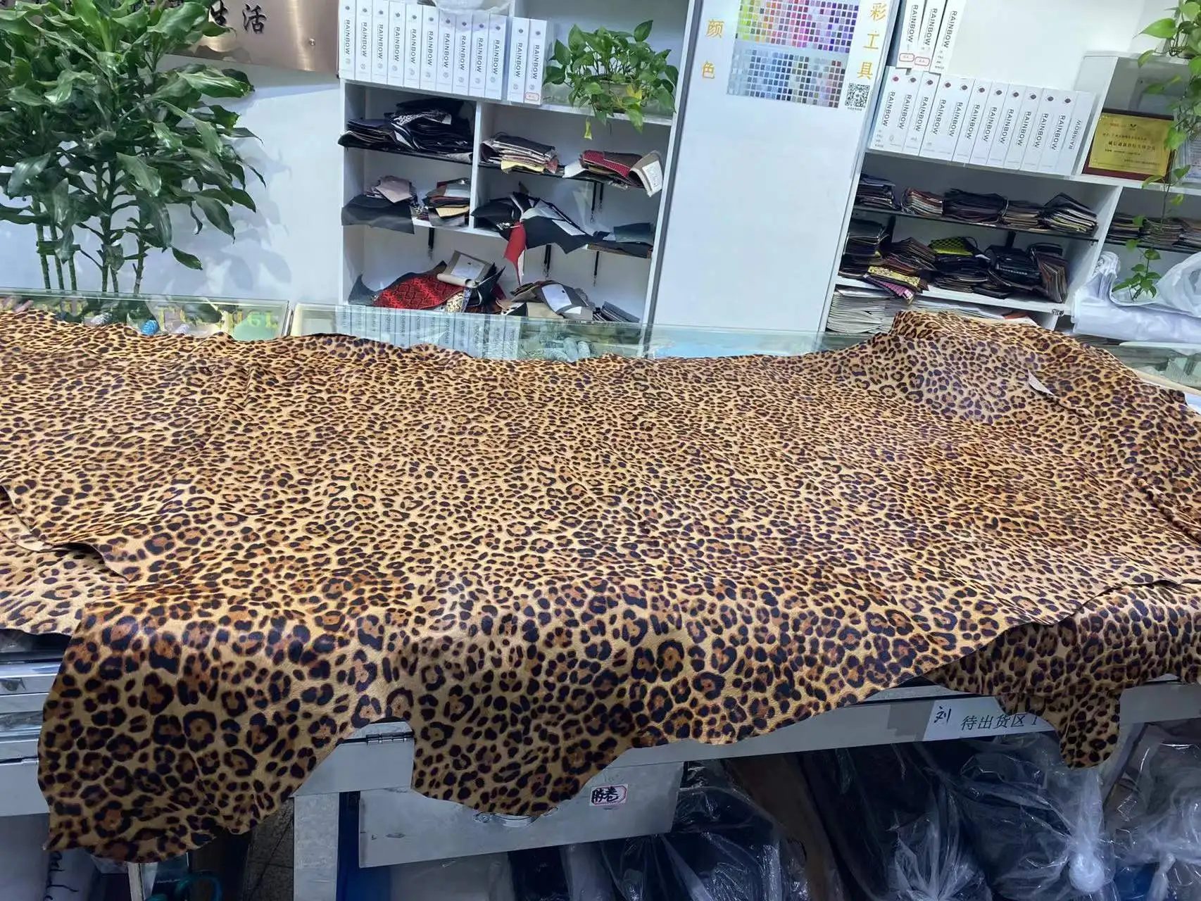 Корова из натуральной кожи