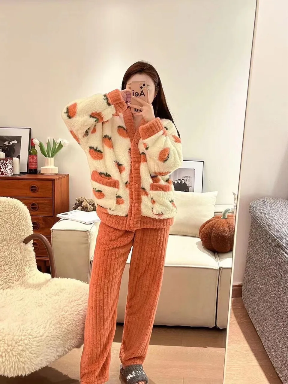 Autumn and Winter Thickened Oolong Peach Nightgown Set Strawberry cartoon Style Cardigan Home Clothes Warm girls women Pajamas