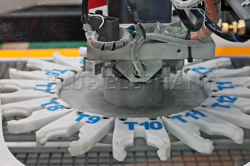 Машина для резки шкафа 3d cnc маршрутизатор сменщик инструментов Автоматическая Поворотная ось 1325 atc cnc резьба по дереву