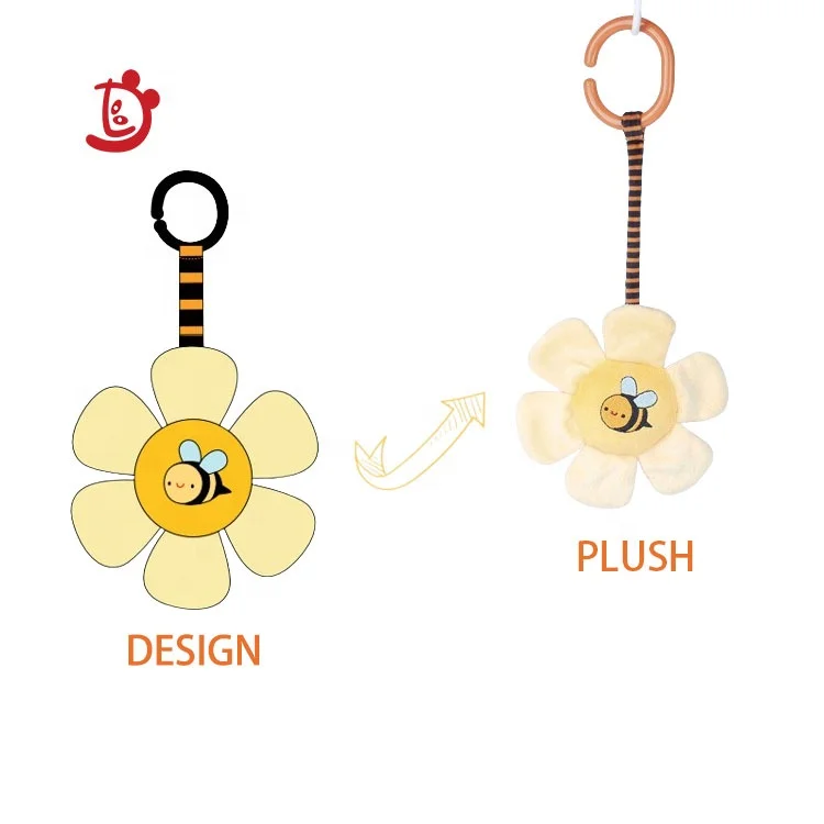 Игрушка-погремушка для кроватки