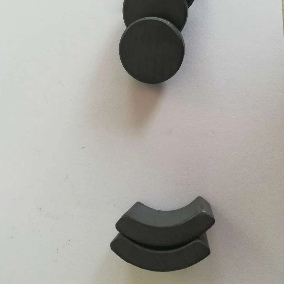 
China manufacturer high quality customized ferrite magnet 