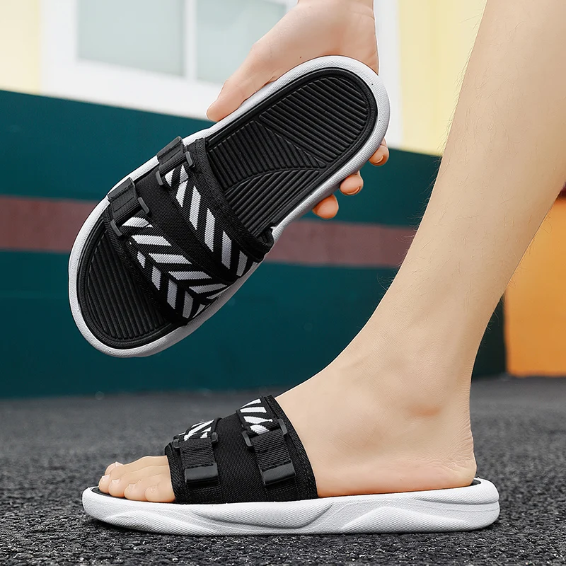2023 New Arrivals Wholesale Breathable Webbing Mesh Fabric Men Slippers Fashion Beach Slippers Non-slip Slides Slippers for Men