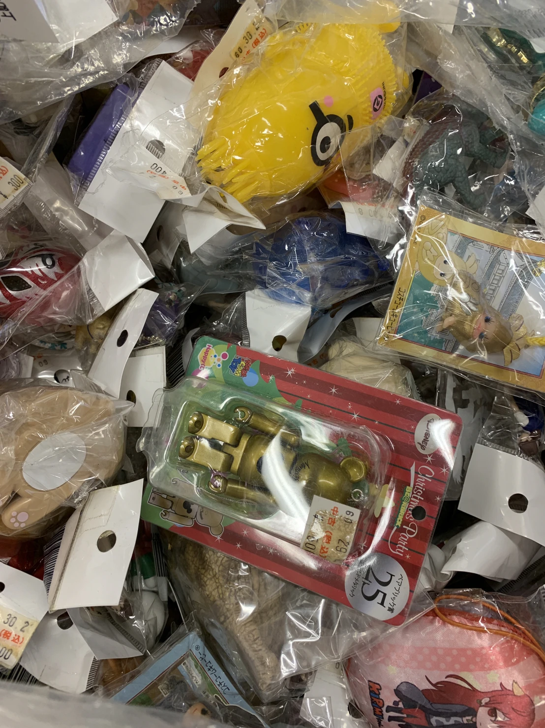 Wholesale anime goods capsule candy toy figure kids used soft toys