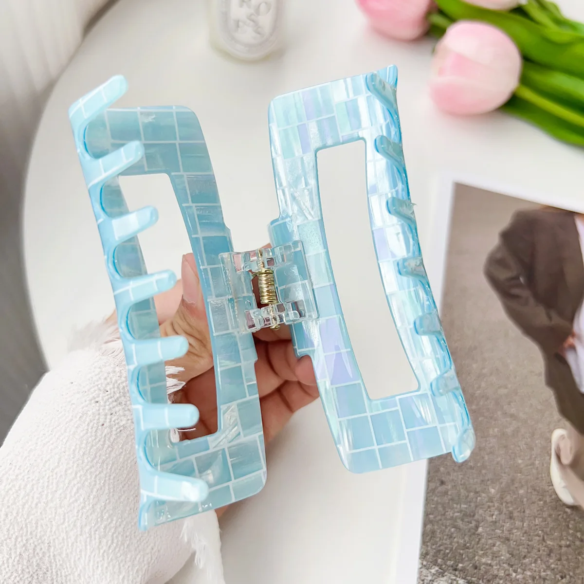 YJL New Design Square Shape Design Girls Shiny Clip 10.5cm Hair Claw Clip Outdoor PVC Hair Claw For Thick Hair