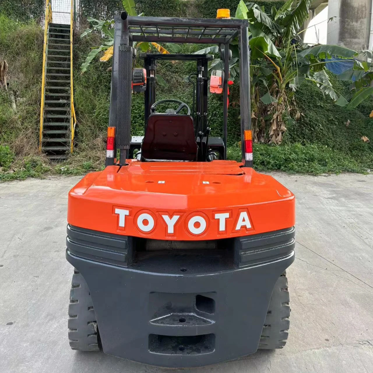 Автопогрузчик марки Toyota 3 5 тонн низкая цена продажа