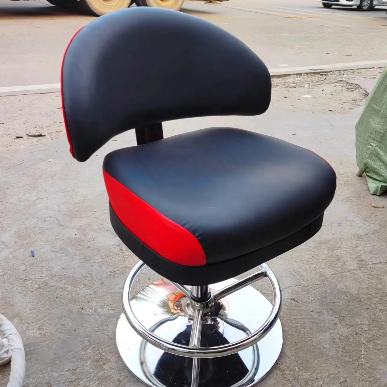 Luxury Lift And Rotate Leather Swivel Bar Stool for Night Club T Shape Back High Chairs White And Gold Stainless Steel Bar Chair