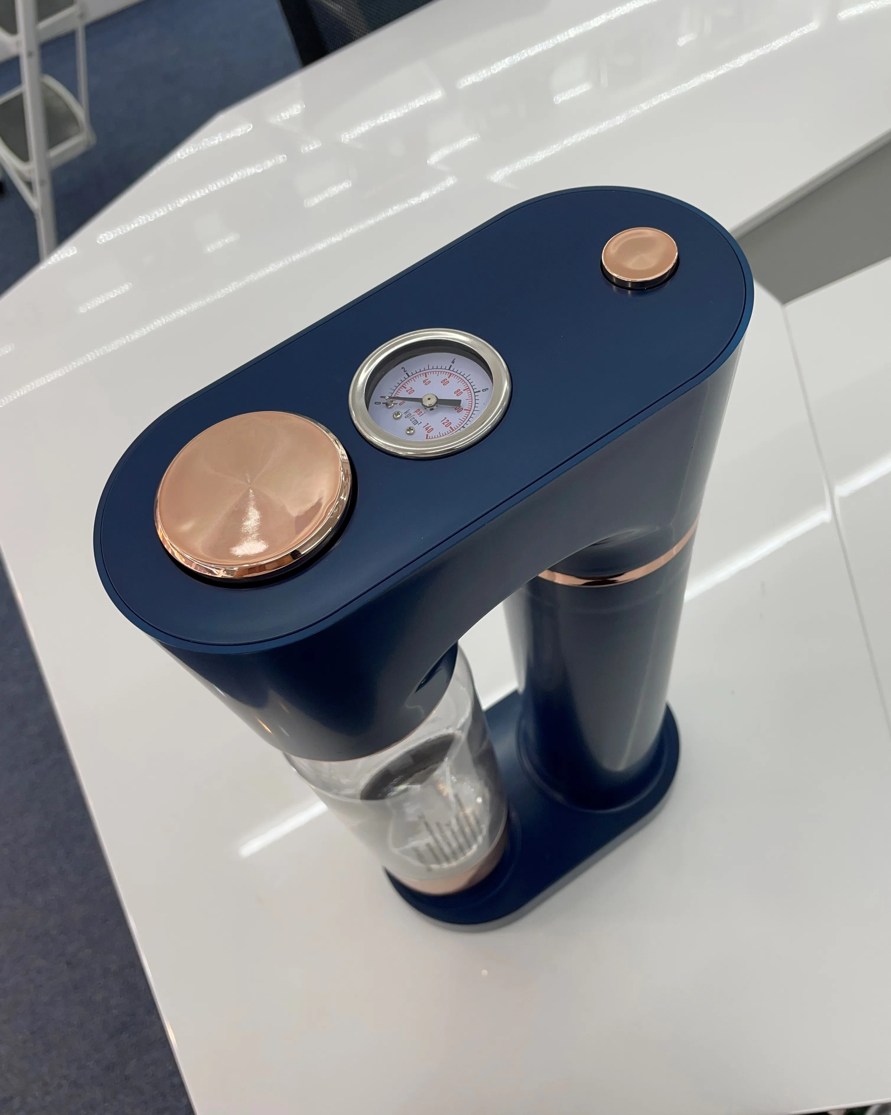 Factory Supply China Wholesale Water Soda Maker Desktop CO2 Soda Bottle Filling Machine Home Machine Soda Gas Drink Machine