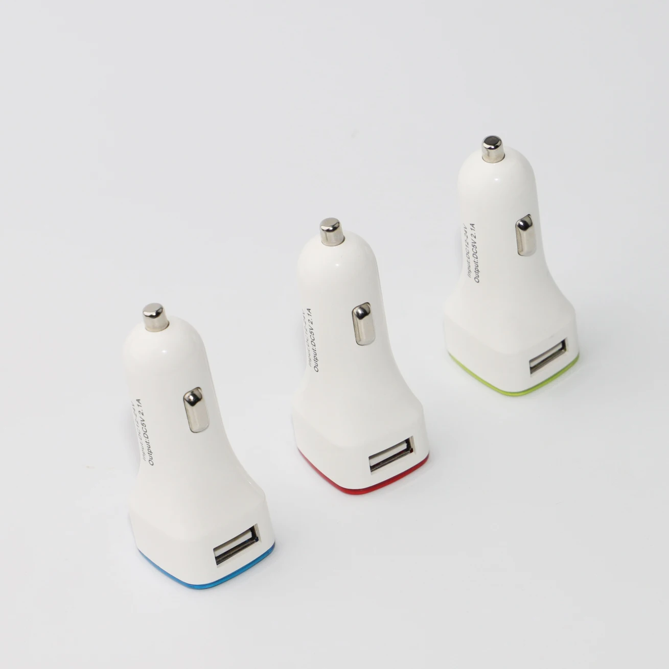 Новинка 2021 лидер продаж автомобильное быстрое зарядное устройство с двумя USB-портами быстрая зарядка 2 1 USB PD Type-C со светодиодной