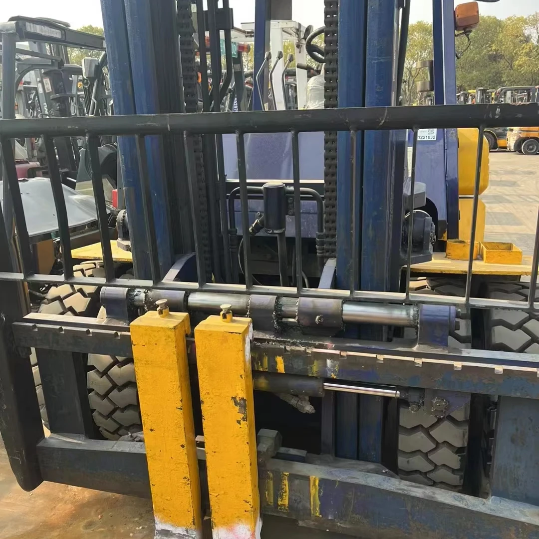 Japanese Original Brand Forklift Truck Used 80% new Komatsu FD60-7 Forklift Truck at an unbeatable price 3 Meter 2.5 Ton