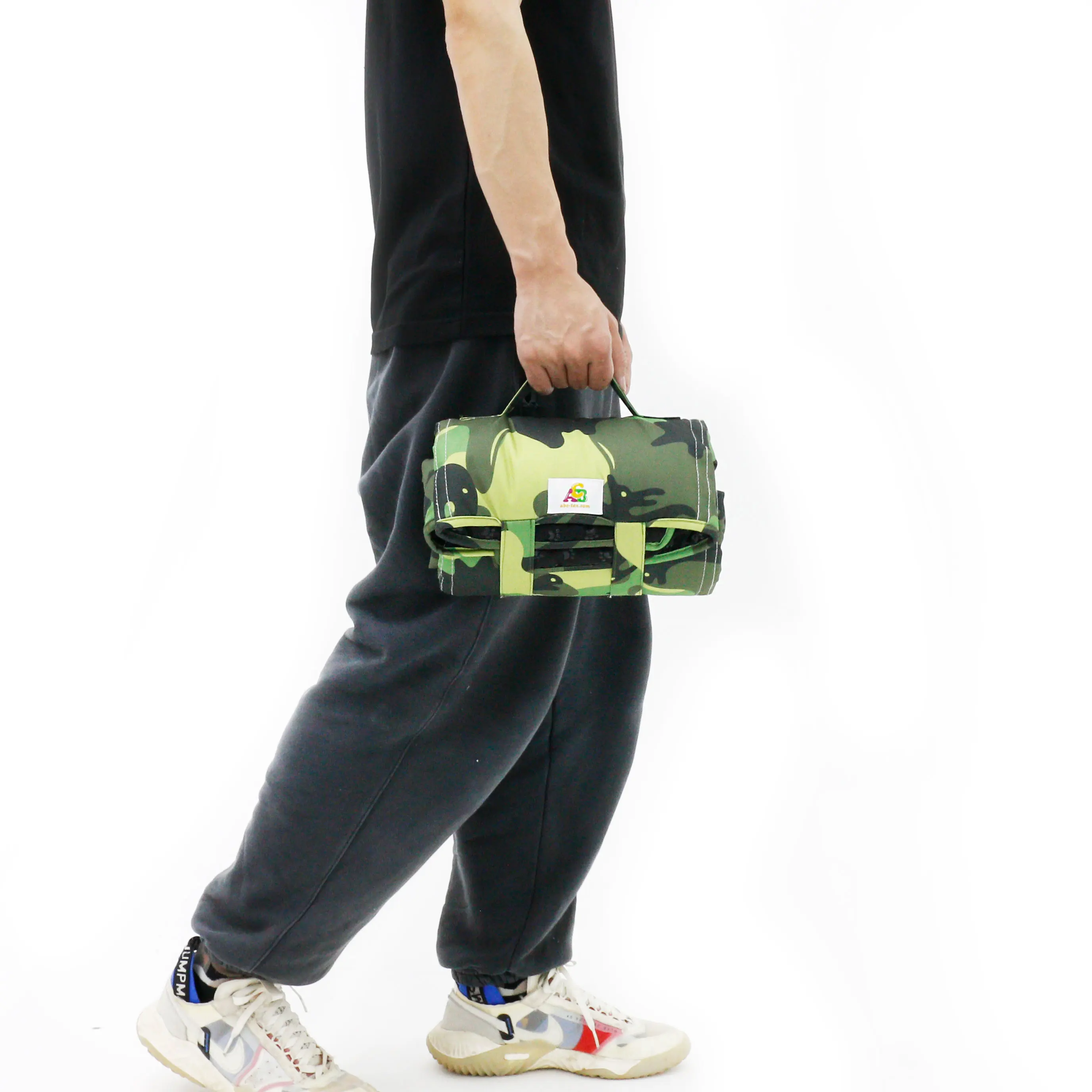 UK Boutique Soft Customized Prints Non-slip Waterproof Bed Easy Clean-Up Pet Portable Travel Mat for Dog