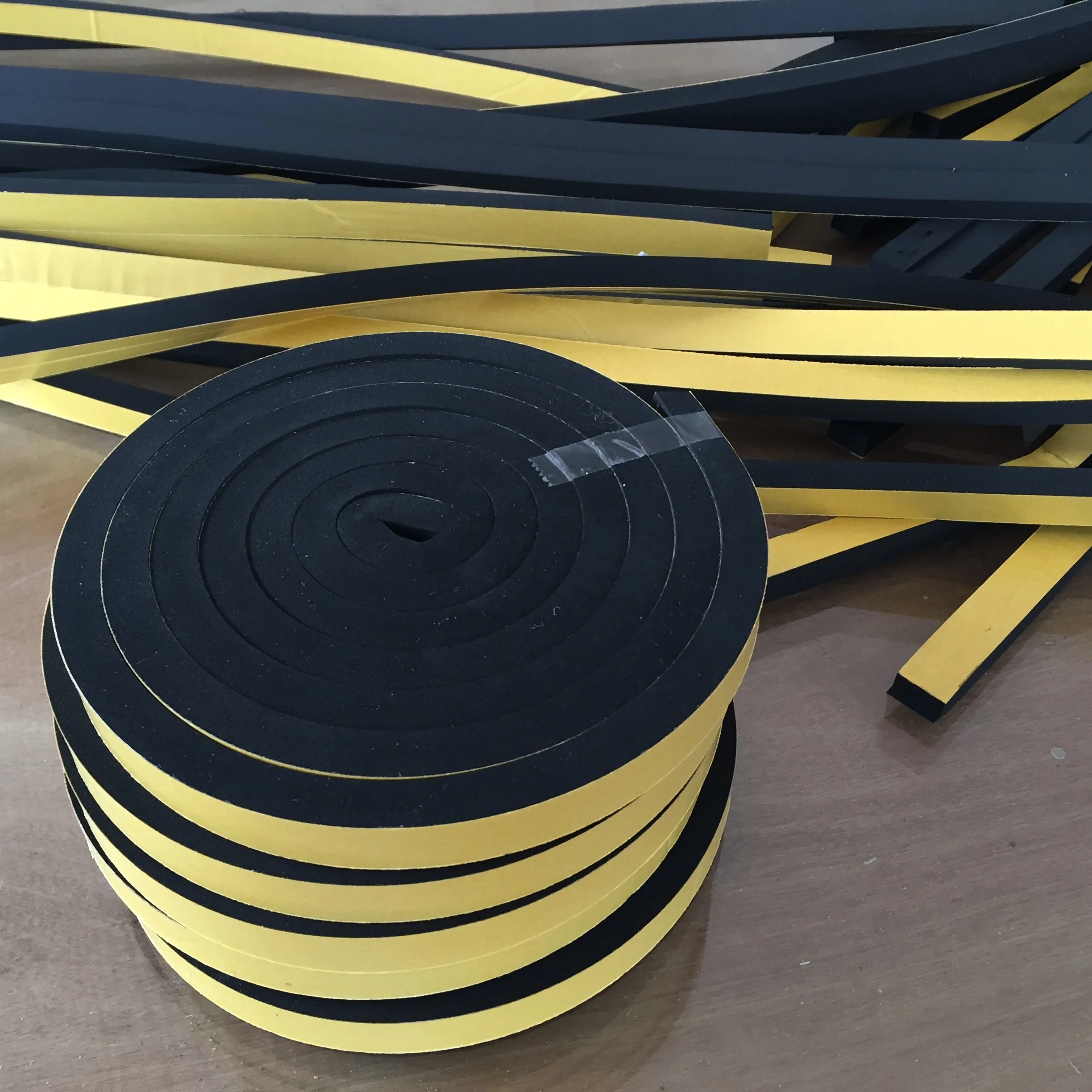 Guangdong factory  hot sale factory doors conservatories adhesive/Self-Adhesive resist heat foam sealant