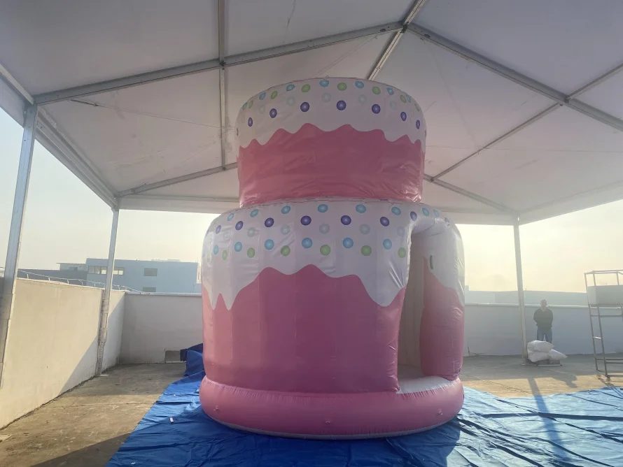 Giant  Inflatable Advertising Cake Inflatable Birthday Cake Model for Yard Decoration