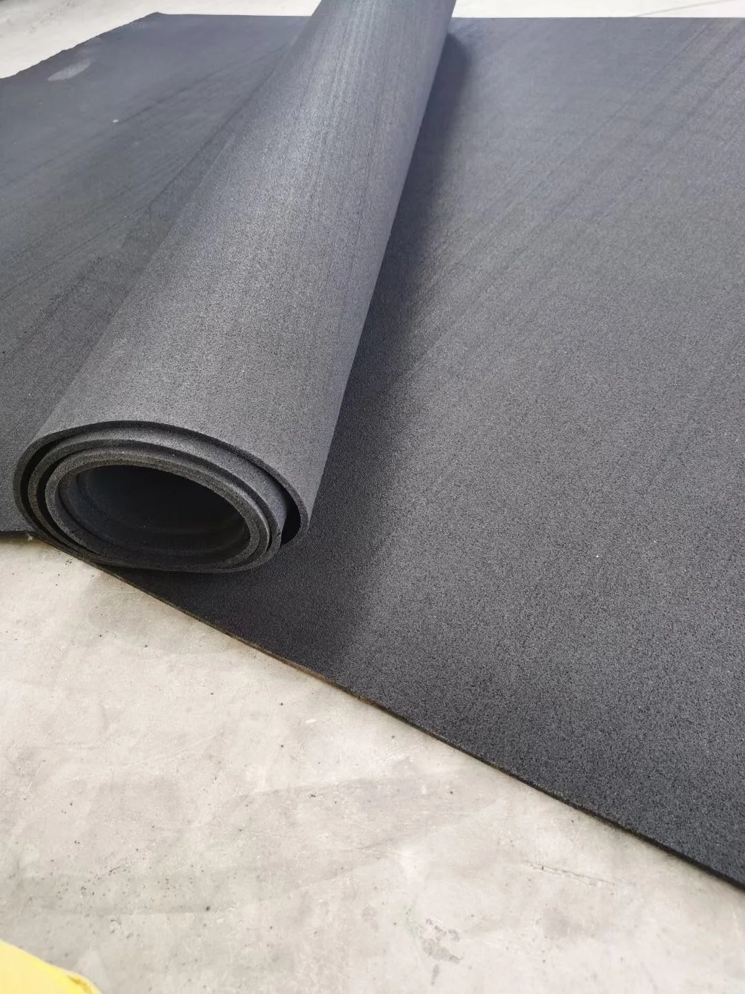 Weight room good quality gym noise reduction epdm rubber flooring