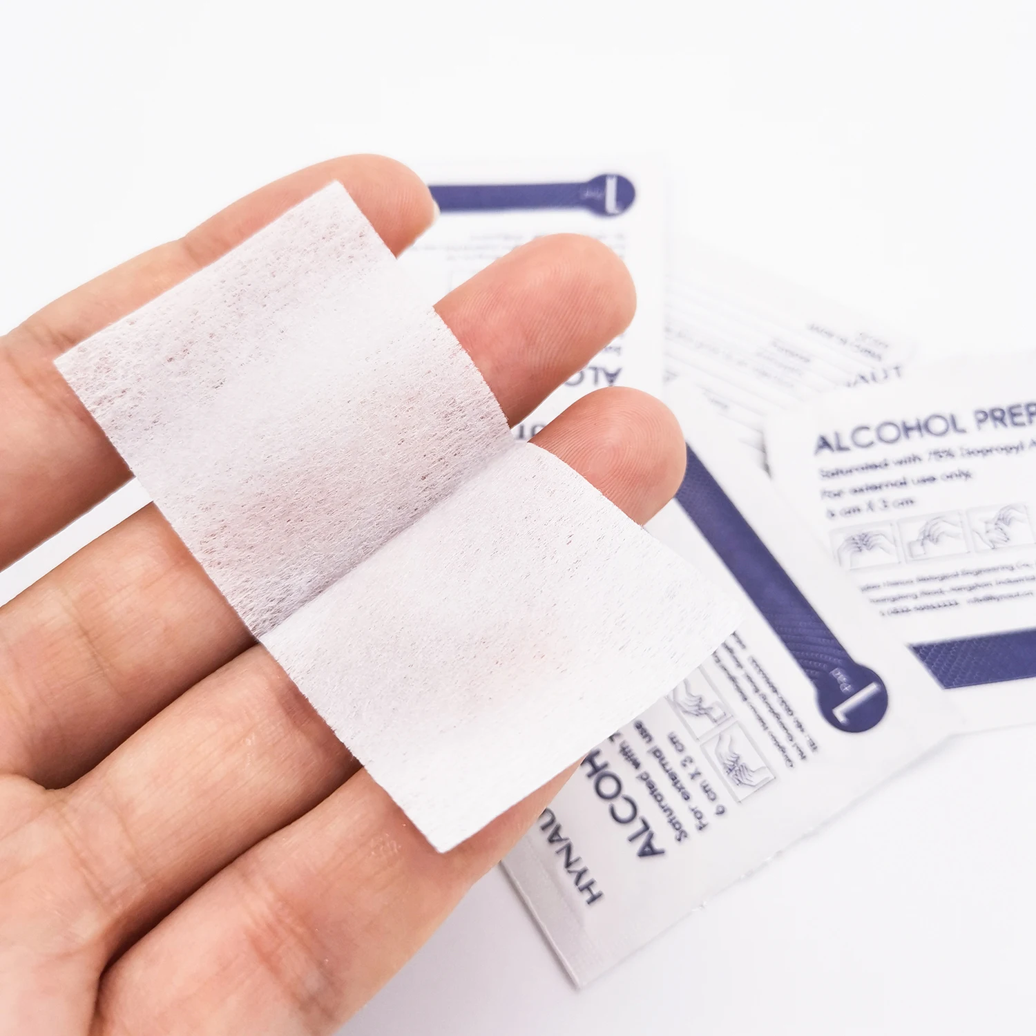 HYNAUT OEM ODM 6*3cm/6*6cm/12*12cm 70% Isopropyl Alcohol Prep Pads alcohol wipe