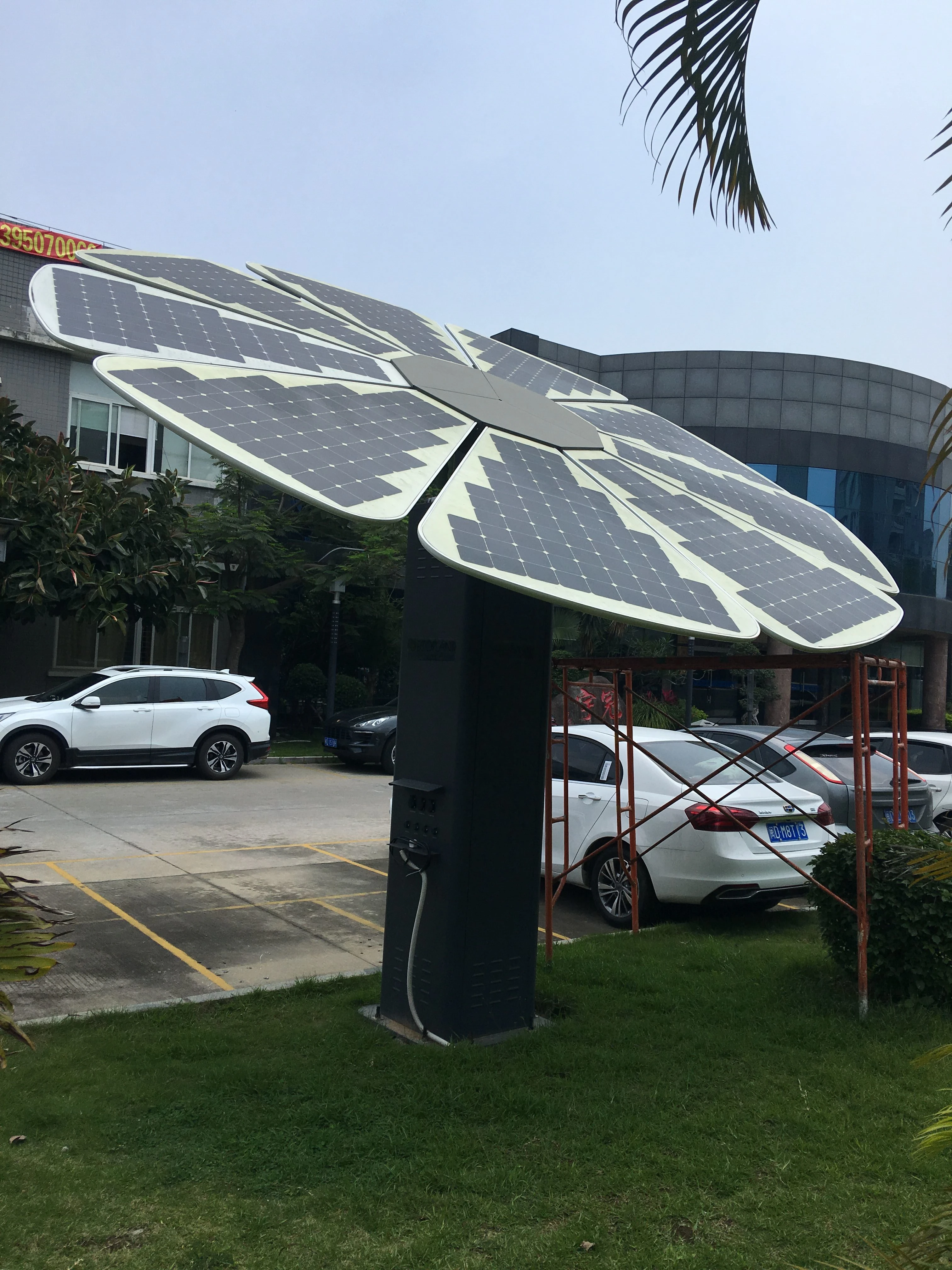 Solar Multi-function Charging Pole Tracking System AUTO 220V Lithium 2000W 8 Hours Empery Solar -20 to 50 Degree Normal EPR-2000