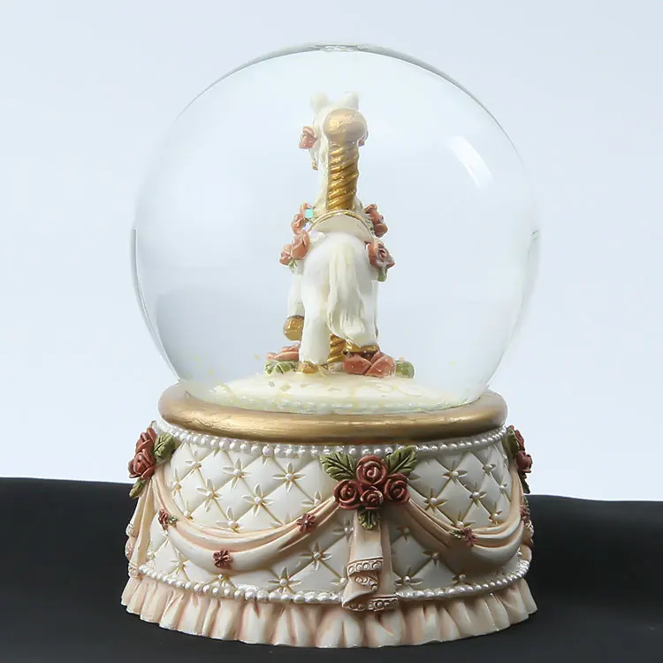 Jiayi оптовые продажи сувенирные подарки карусель снежные водяные шары с музыкальной шкатулкой