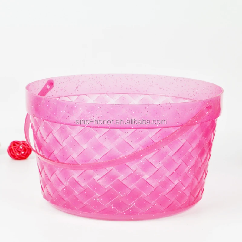  Пластиковые предметы первой необходимости в пластиковом ведре