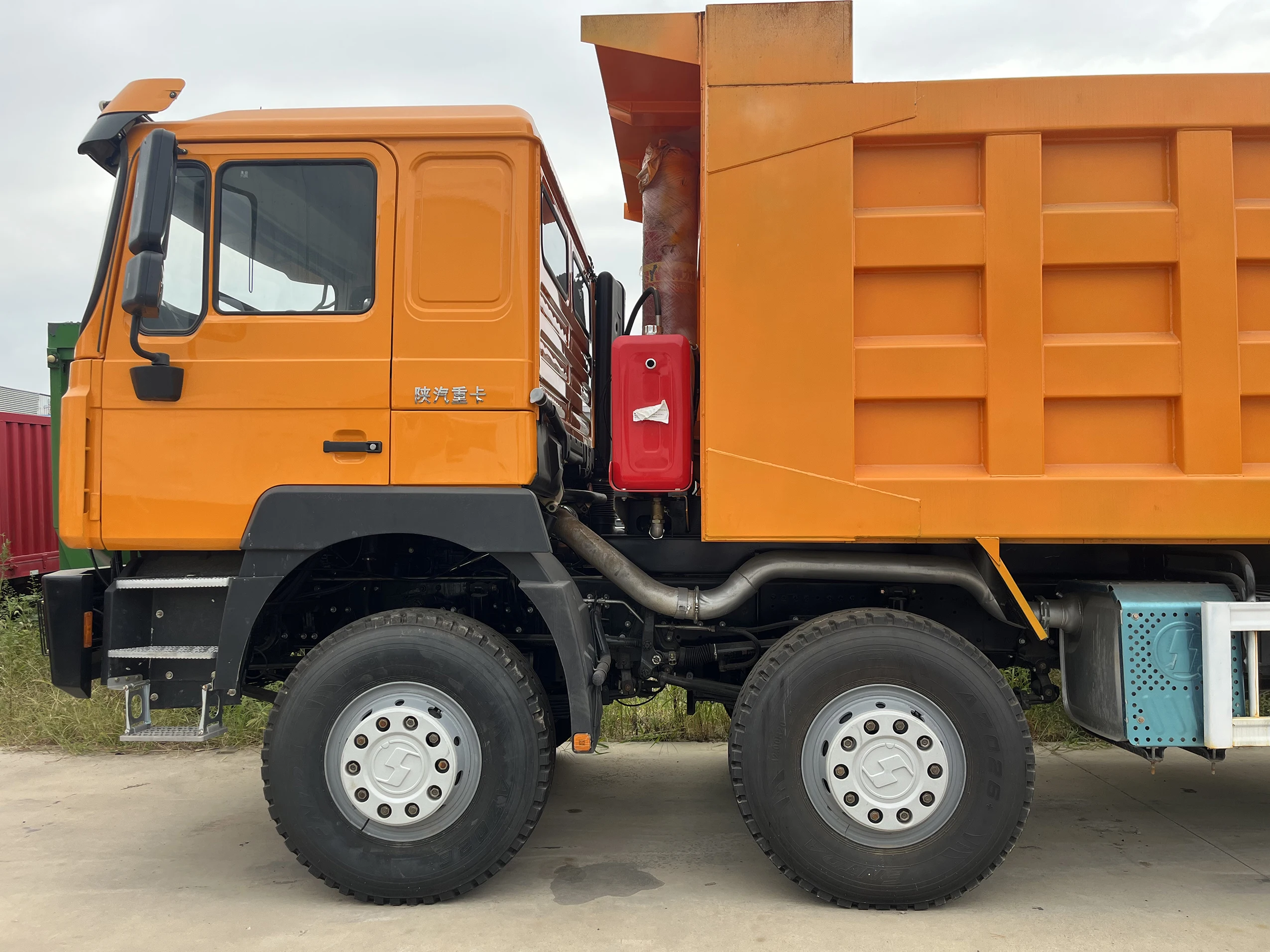 Сверхмощный 12-колесный самосвал shackman подержанные грузовики shacman 8x4 цена в Китае