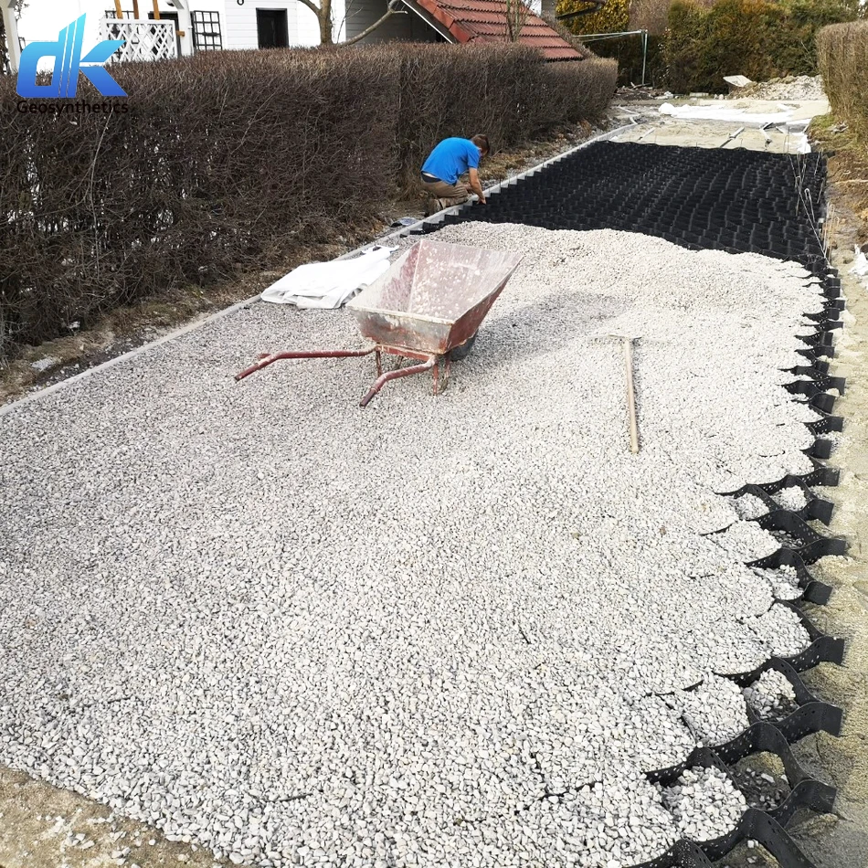 Reinforced embankment retaining walls HDPE geocell roadbed reinforcement soil stabilization of river channel geocell
