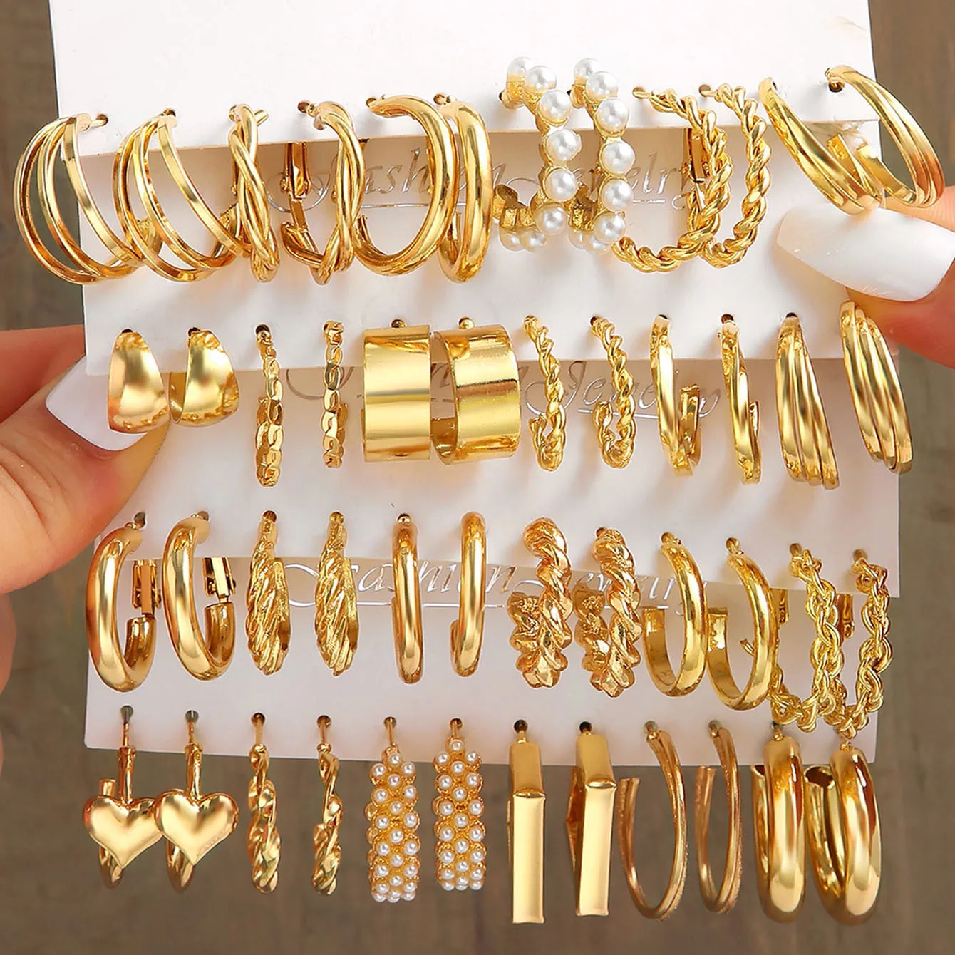 High fashion Gold Metal Earrings Set Fashion Geometric Pearl Circle hoop  Earrings 2024 Trend Set Of Earrings Jewelry For Women