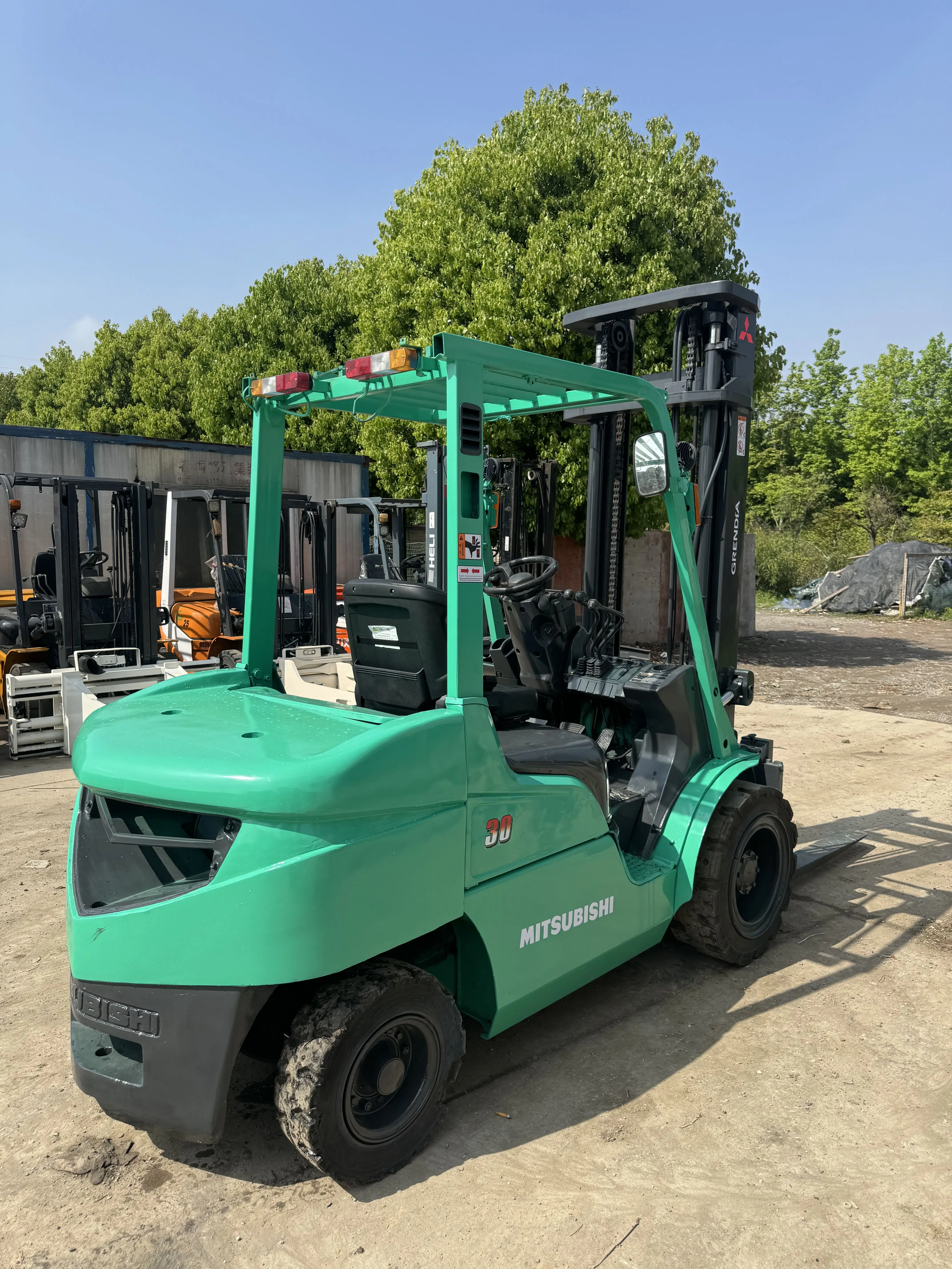 Japanese Mitsubishi 30t Diesel Forklift Mitsubishi Forklift 30ton Used FD300 Manual Hydraulic Forklift