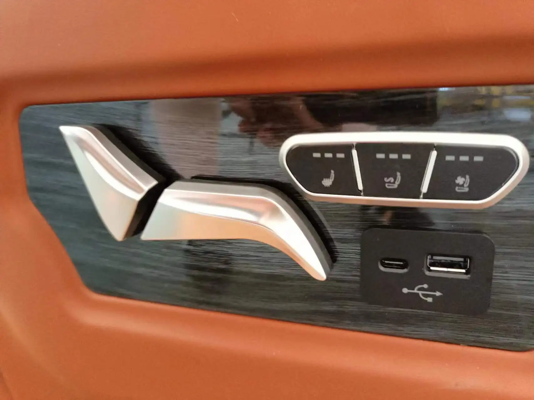 2024 China Factory New design Custom conversion single seat luxury VIP car seat for Mercedes Benz Vito V class Sienna