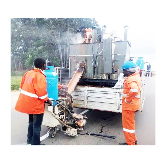 Multi Function Pre-Heater Thermoplastic Kneading Machines Asphalt Road Painting Machine
