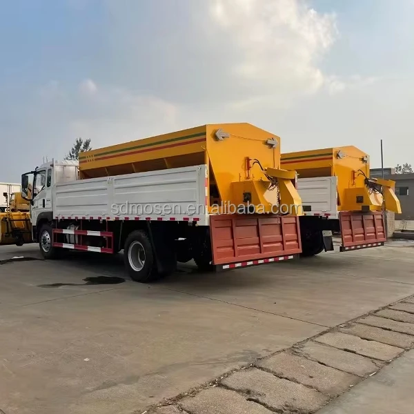 Large vehicle mounted snow removal equipment municipal road salt spraying machine industrial salt melting agent spreader