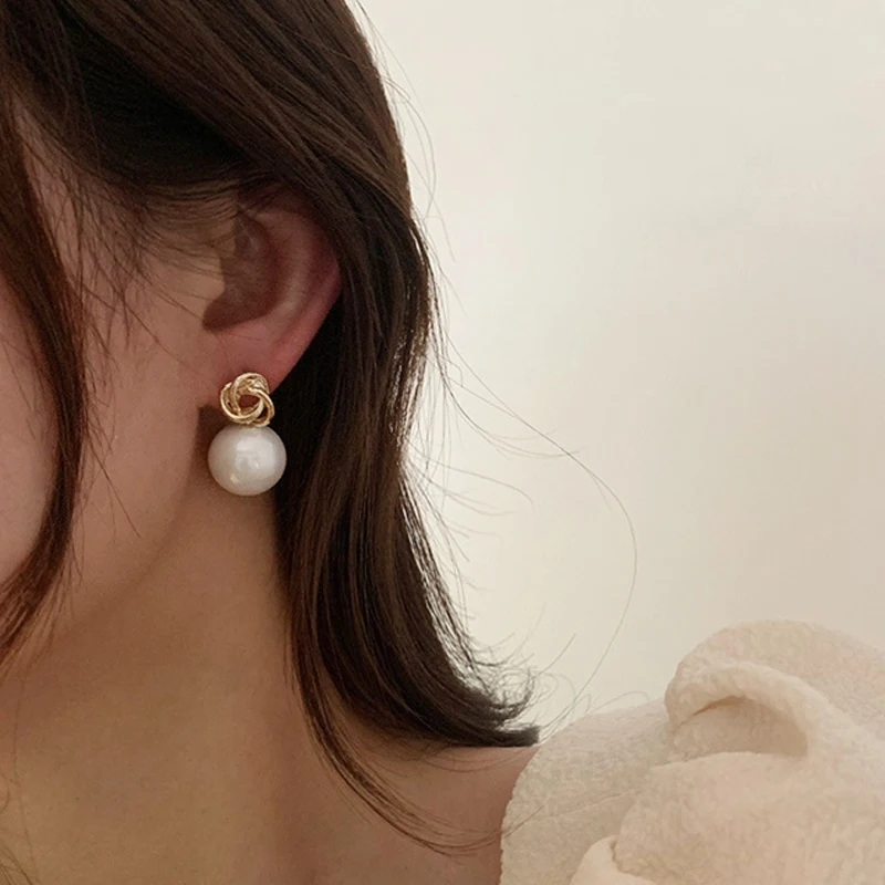Новинка; Высокое качество; Модные большие из барочного жемчуга для женщин Золотой Бали дизайнерские серьги Стад минималистские ювелирные изделия