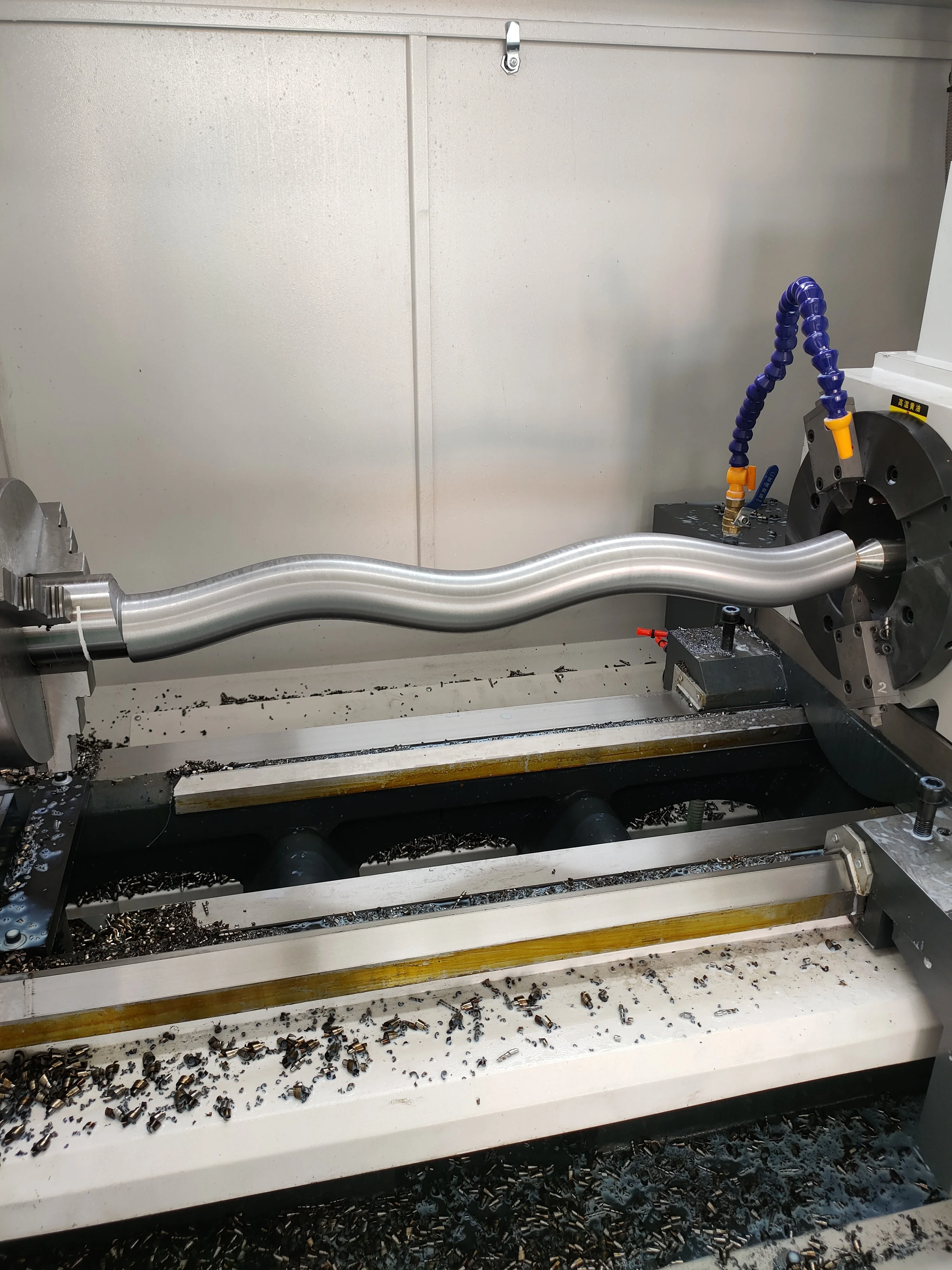 CNC whirling machine for the rotor  CNC whirling milling machine for the rotor of screw pumps