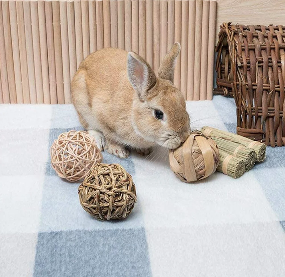 Farms Select 4pcs Pack Small Animal Activity Toy Hand Woven Grass Ball Chew Toy for Rabbits Cats Hamsters Gerbils