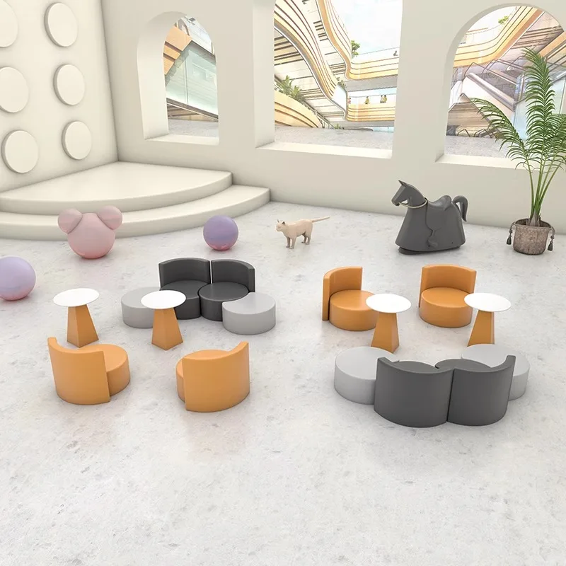 Wholesale Cartoon Design BT Speaker Mini Soft Silicone Toy Subwoofer RGB LED Lighting Wireless Wired Battery AUX Compatible