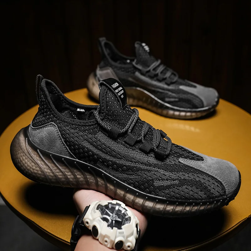 Спортивные кроссовки с белой сеткой