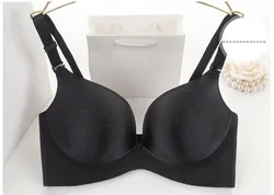 Smooth face without trace female underwear sex appeal beautiful back gathers to show bra