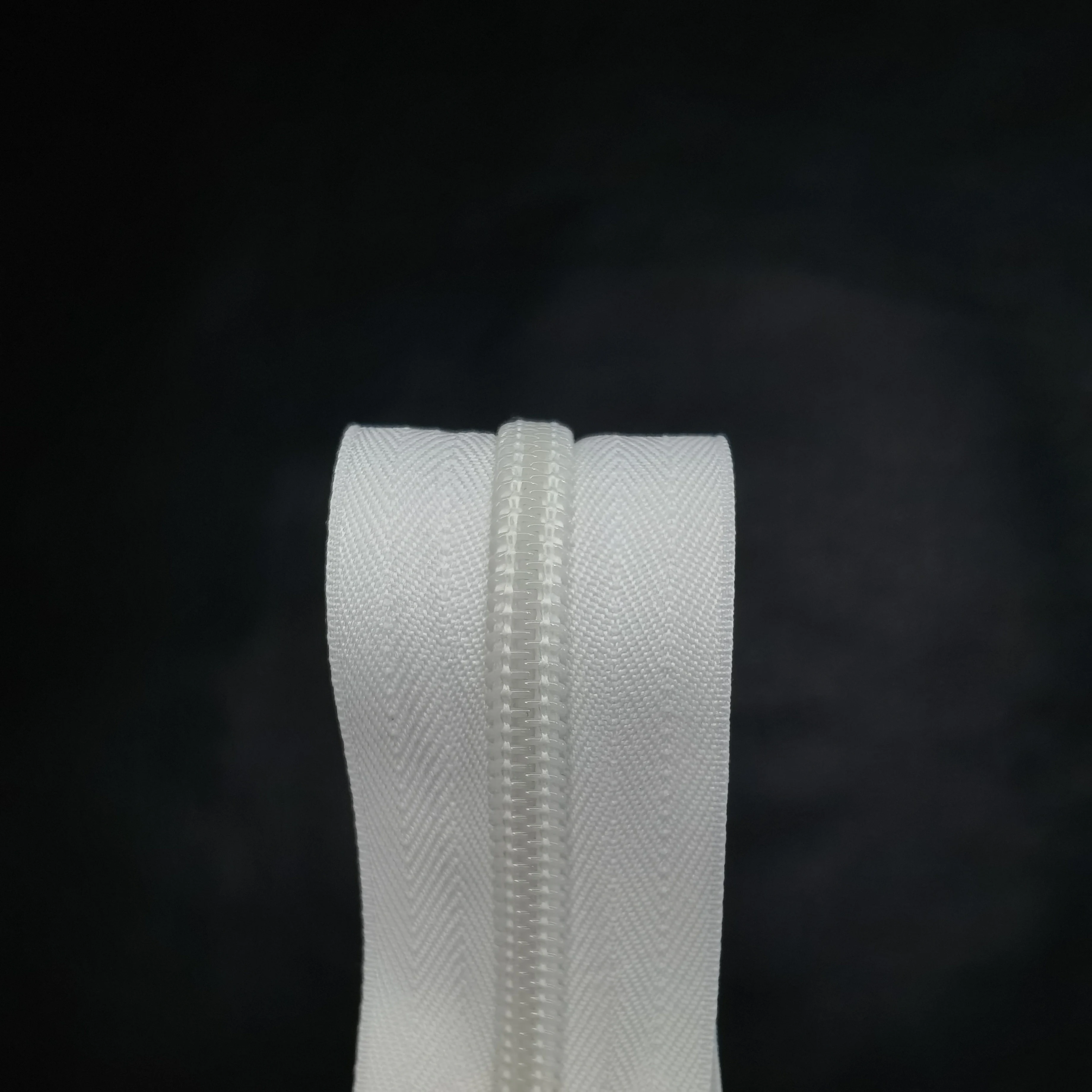 Wholesale Custom ultra high quality Nylon Zip roll Sustainable Nylon Zippers for Clothes Bags shoes