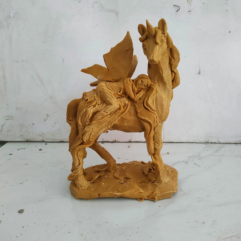 Настенная фигурка из смолы