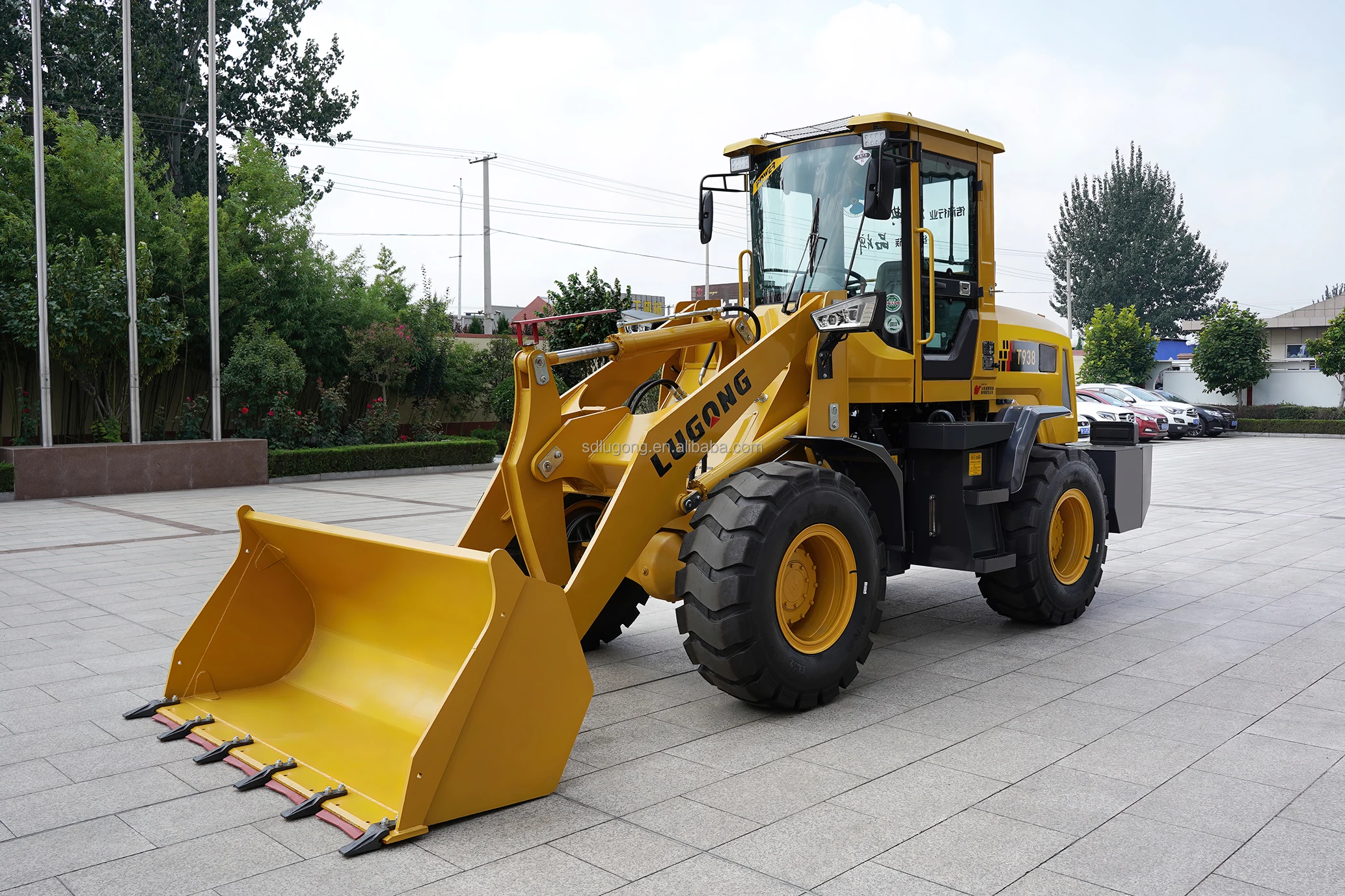LUGONG T938 Chinese brand 2ton agricultural compact garden diesel bucket small mini front end loader for sale Farm Mini-loader