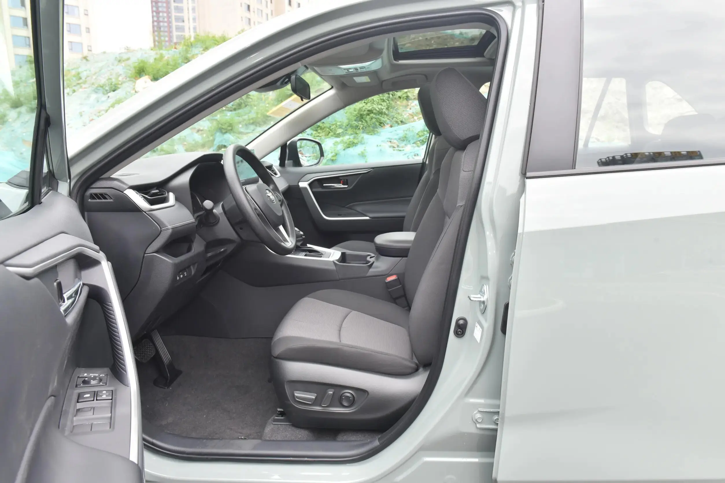 2023 Toyo-ta RVA4 New Turbo 2.0L Automatic FWD/AWD Fabric/Leather Seats Euro VI Emission Light Gas/Petrol/Gasoline/Fuel Options