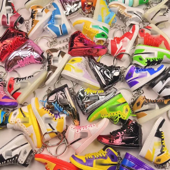 keychain wholesale accessories 3d mini shoe keychain with box pvc rubber 3d sneaker keychain