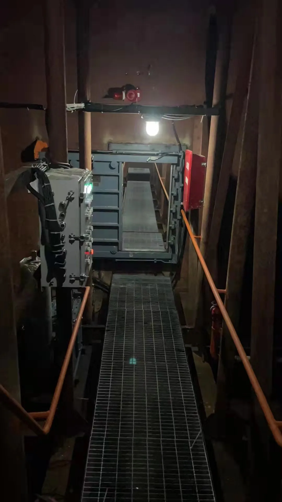 cheaper for sale small used self propelled LCT deck barge  boulder rocks carrier 2277 DWT landing craft transport(LCT) fo