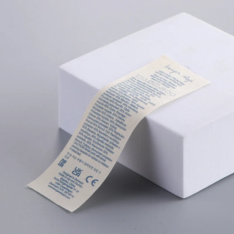 Wholesale High Quality Eco Friendly Cloth Tag Woven Folding Neck Clothing Taggs Labels