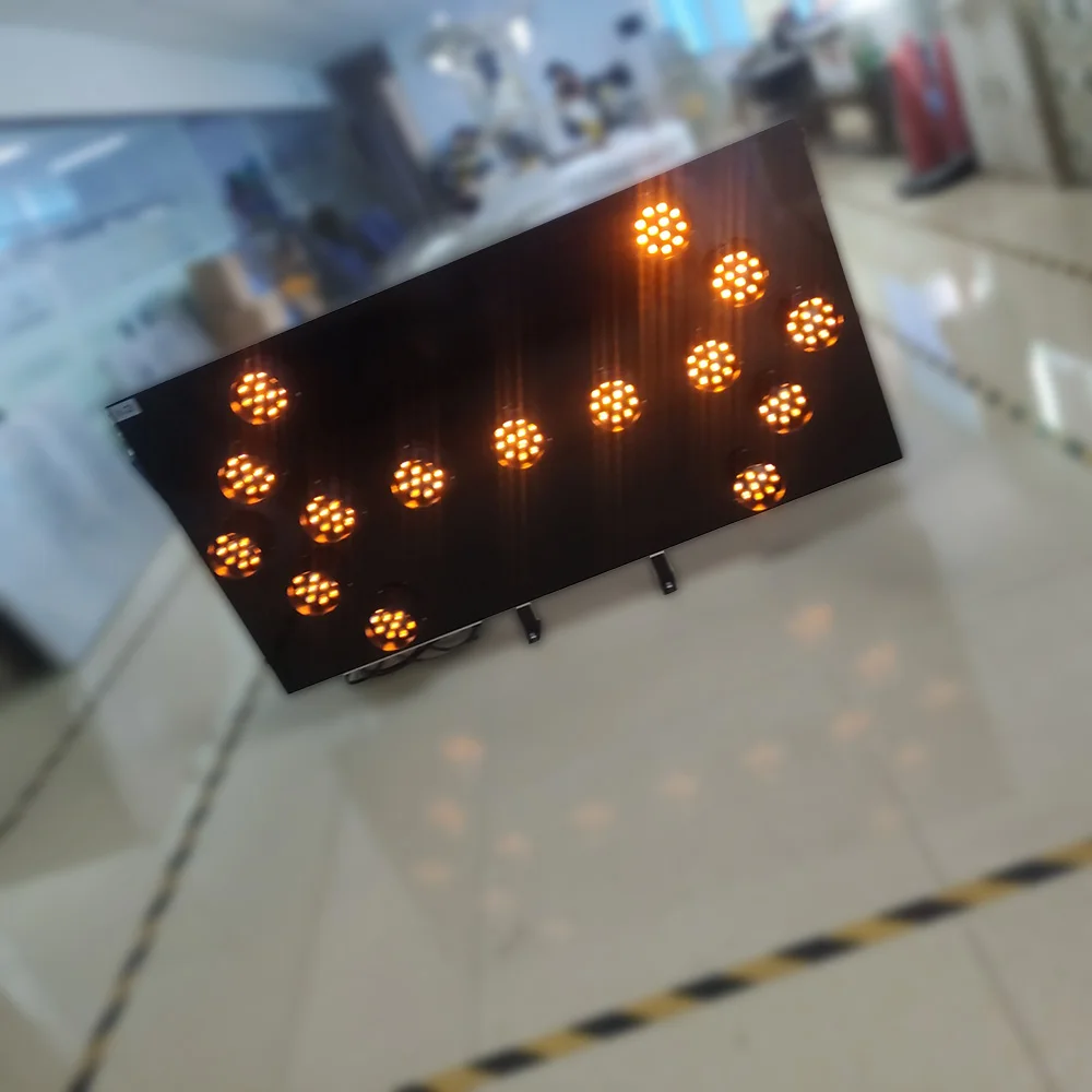 Vehicle Guide Sign Board with 15 Pixel 25 Pixel Clusters Mountable Arrow Traffic Light Board