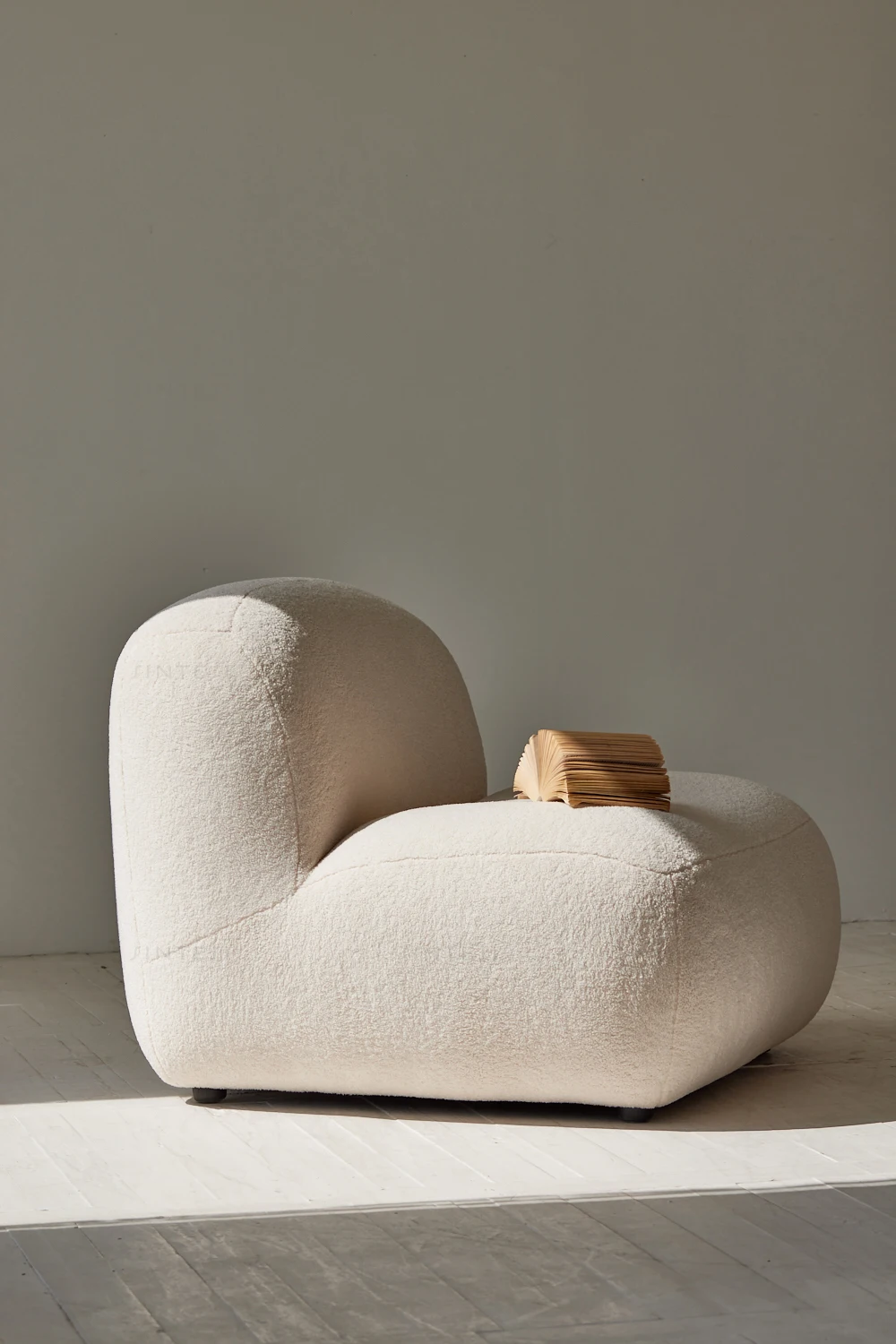 Modern Casual Leisure Single White Sheep Skin Fabric Sofa Chair Set Wabi-Sabi Geometric Pattern Hotels Villas Apartments Malls