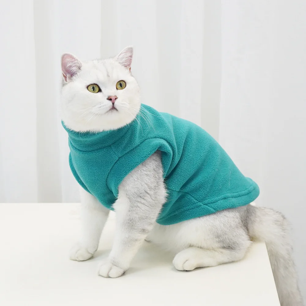 Winter pet clothes shake granules with solid color warm -warm dog cats, large -scale dog clothing wholesale