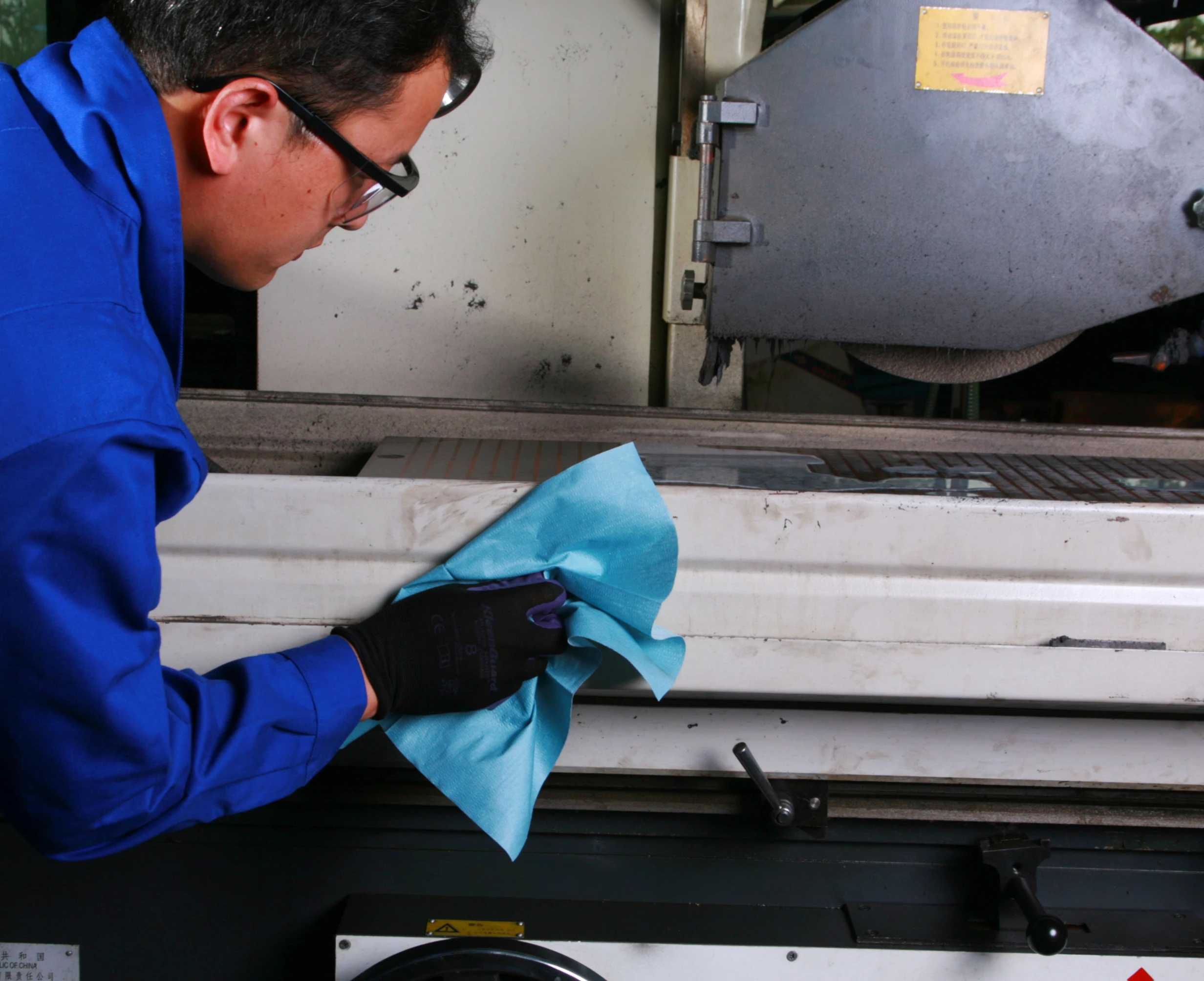 
Industrial Lint Free Wipes Nonwoven Cleaning Cloth In Roll 