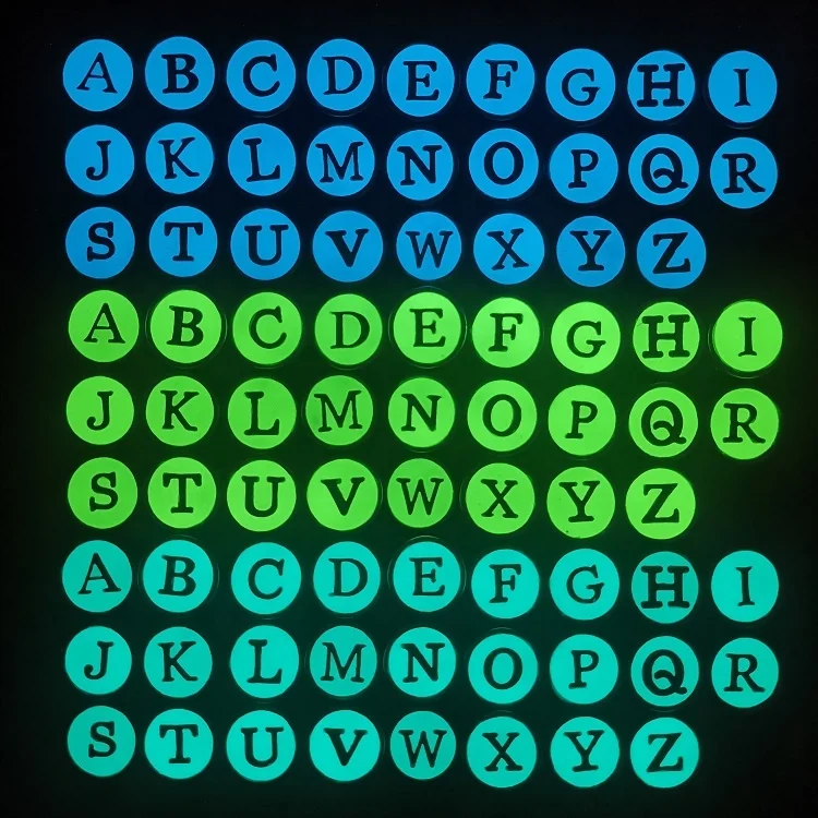Jane Eyre оптовая продажа 26 инициалов круглые квадратные металлические бусины 13 мм Изготовление ювелирных изделий светящиеся буквы DIY аксессуары для
